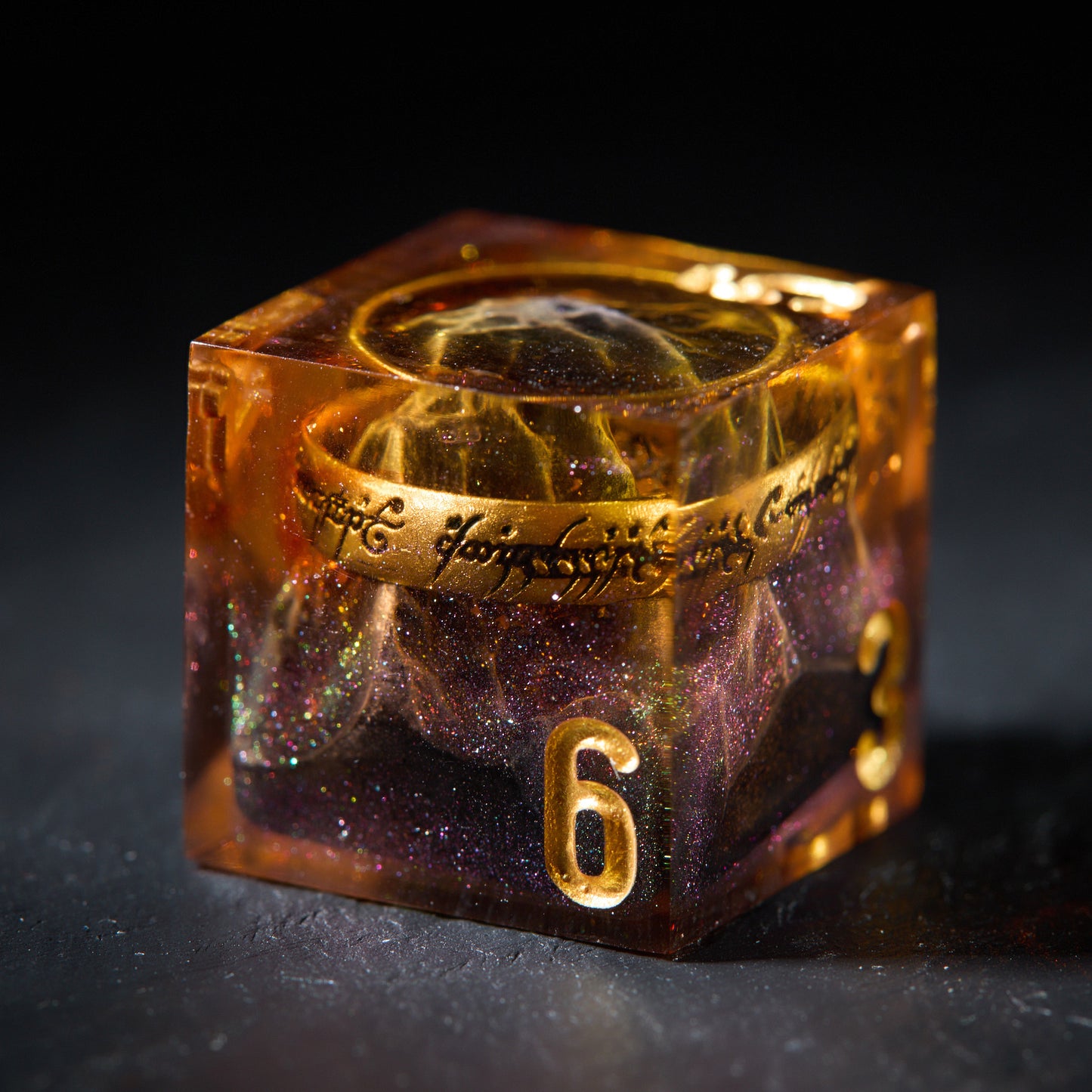 [Crowdfunding from Aug. 8] The One Ring and Mount Doom Resin DnD D&D Dice Set
