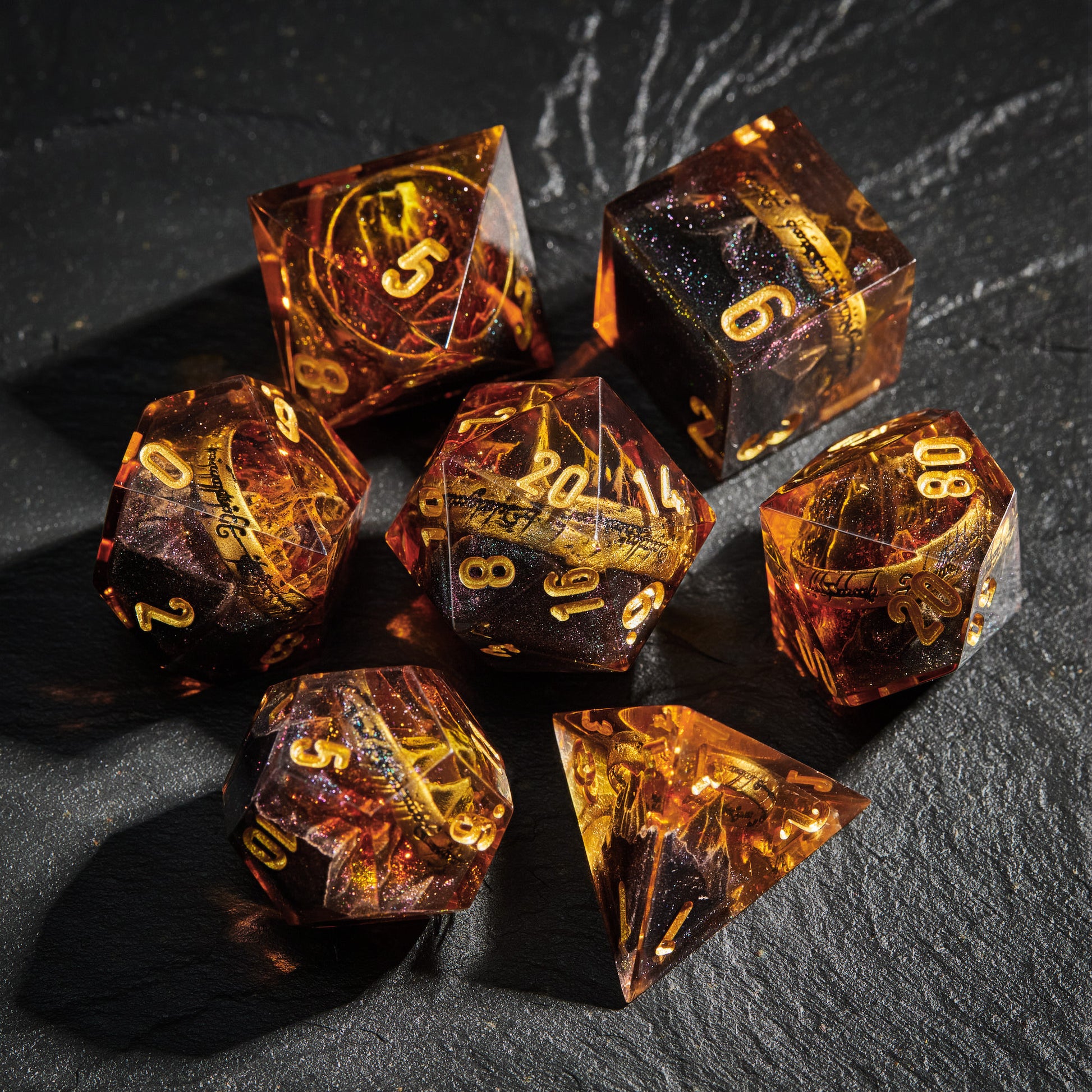 [Crowdfunding from Aug. 8] The One Ring and Mount Doom Resin DnD D&D Dice Set
