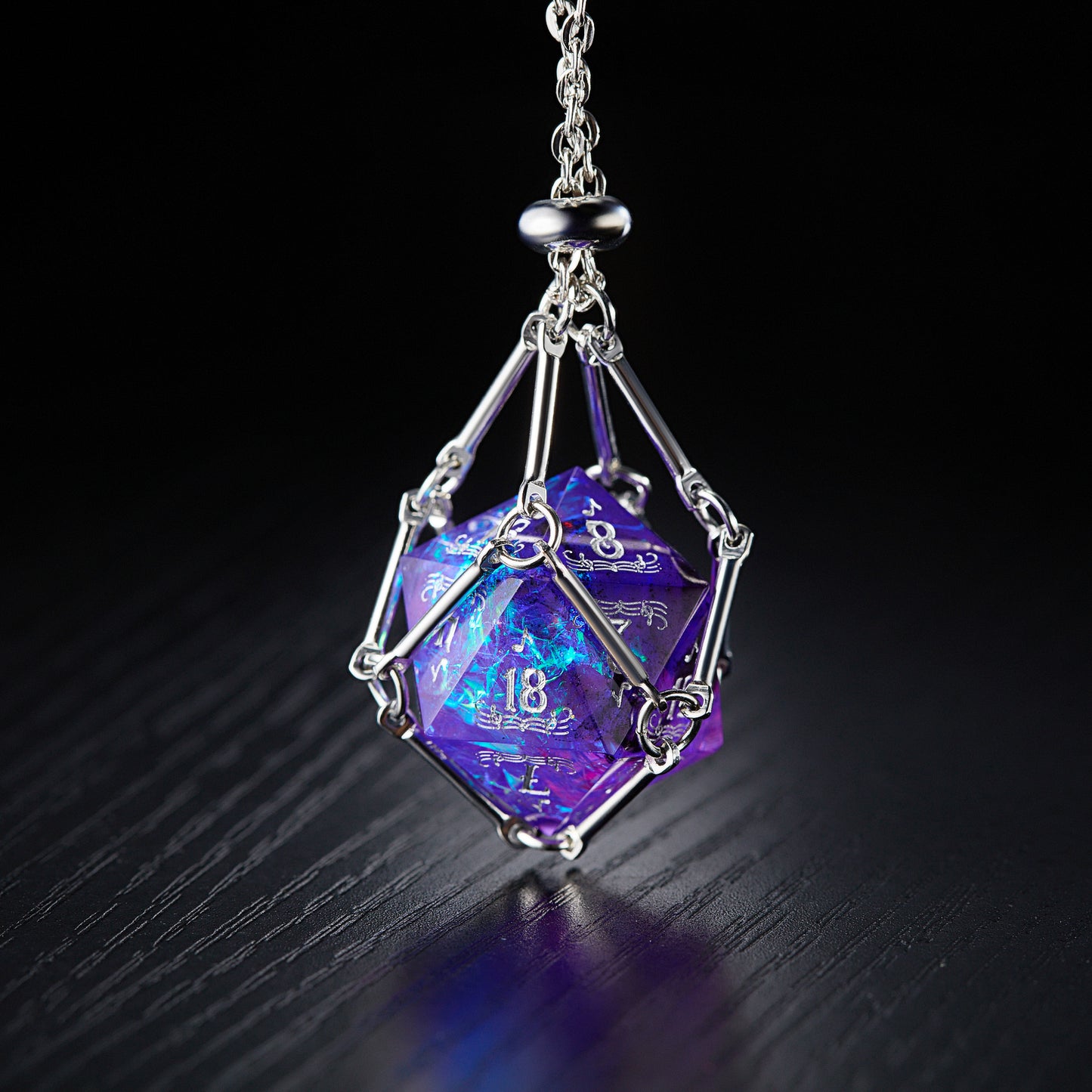 Ensemble de dés Galaxy Dice à paillettes violettes, Motif Bard, neuf queues, renard DnD D&amp;D